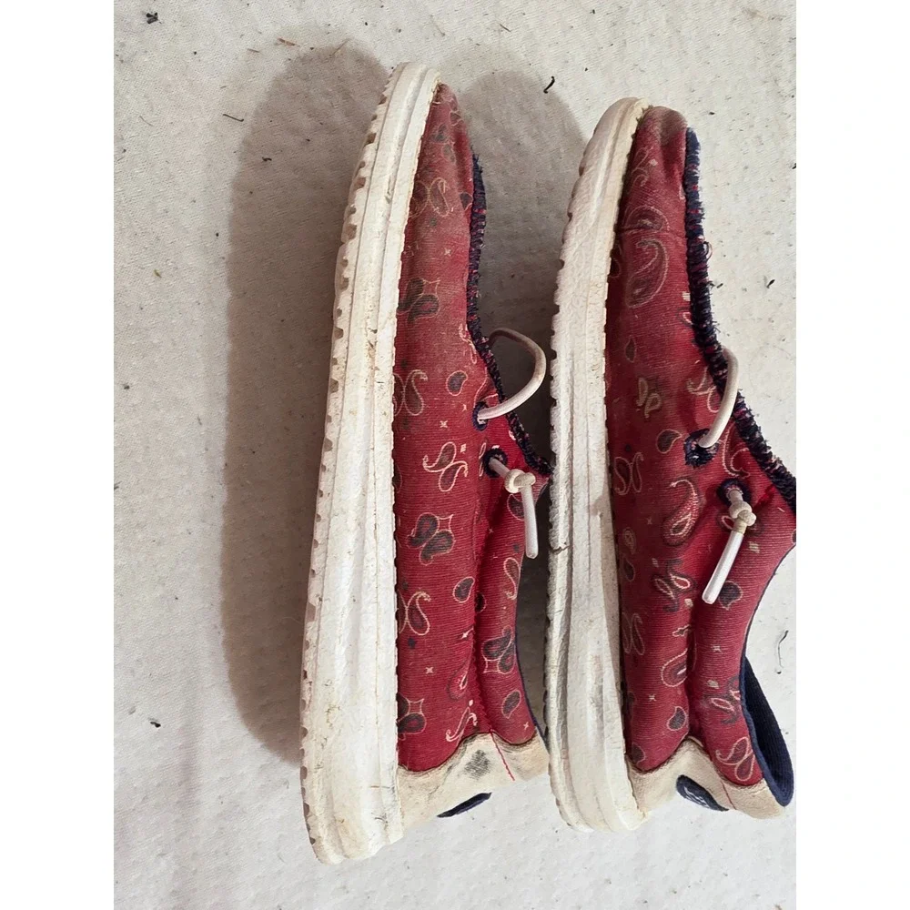 Hey Dude Wally Youth Bandana Red Navy Paisley Slip On Loafers Shoes Size 2 40612